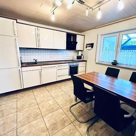 Moderne Ruhige Ferienwohnung - Fewo Jahrsfeld * Strassenhaus